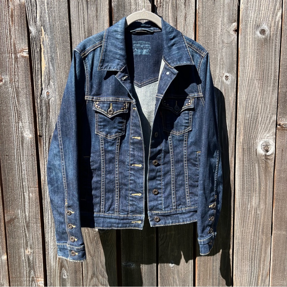 Levi Strauss Blue Denim jean jacket size large